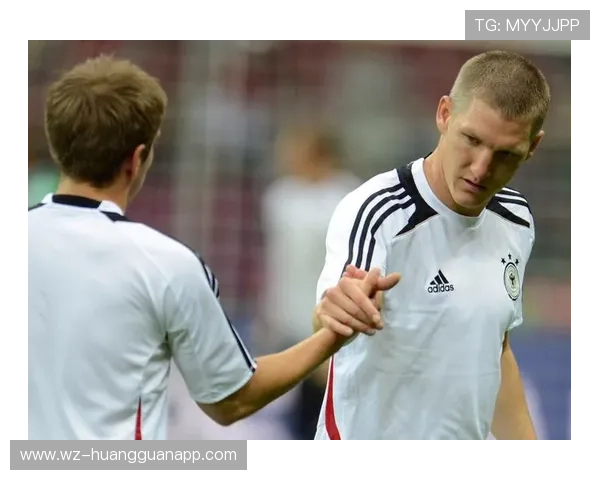 巴拉克与施魏因斯泰格中场调度上演分散驱动趋势